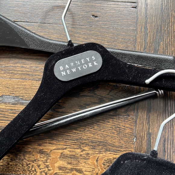 4 Barney’s Hangers - Picture 2 of 5